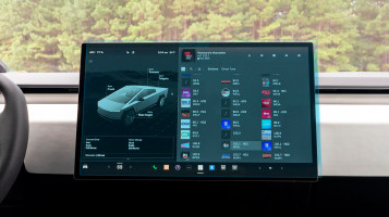 Ochronne szkło Pixsel na monitor TESLA CYBERTRUCK - 19.3“ 2024 -