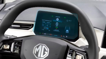 Ochronne szkło Pixsel na deskę rozdzielczą MG 3 - 12.1“ 2024 -