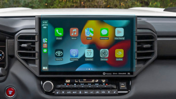 Ochronne szkło Pixsel na monitor TOYOTA SEQUOIA - 15“ 2022 -