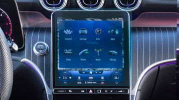 Ochronne szkło Pixsel na monitor MERCEDES BENZ CLE-CLASS - 13.5“ 2023 -