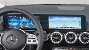 Ochronne szkło Pixsel na deskę rozdzielczą MERCEDES BENZ EQA - 24.7“ 2021 -