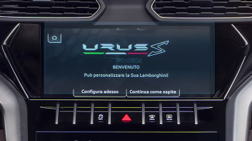 Ochronne szkło Pixsel na monitor LAMBORGHINI URUS - 10.2“ 2018 - 2023