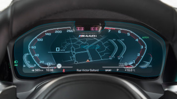 Ochronne szkło Pixsel na  deskę rozdzielczą z kamerą BMW 4 / M4 - 14“ 2020 - 2023 (G22, G23, G26, G82, G83)