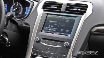 Ochronne szkło Pixsel na monitor FORD MONDEO - 8.1“ 2019 - 2022