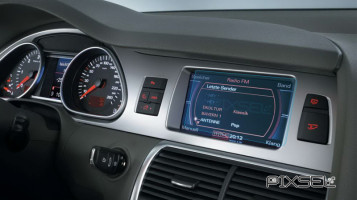 Ochronne szkło Pixsel na monitor AUDI Q7 / SQ7 / RSQ7 - 6.7“ 2006 - 2014