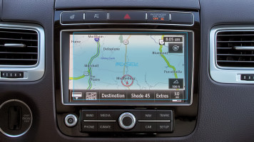 Ochronne szkło Pixsel na monitor VOLKSWAGEN TOUAREG - 7.9“ 2010 - 2018