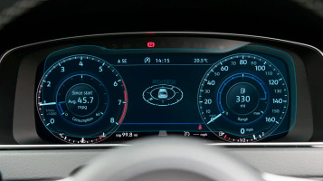 Ochronne szkło Pixsel na deskę rozdzielczą VOLKSWAGEN GOLF - 11.9“ 2017 - 2020