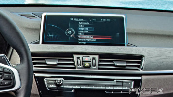 Ochronne szkło Pixsel na monitor BMW X1 - 10.2“ 2015 - 2018 (F48)