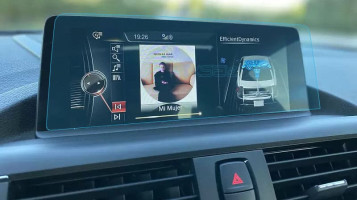 Ochronne szkło Pixsel na monitor BMW 2 / M2 - 10.6“ 2014 - 2020 (F22, F23, F45, F46, F87)