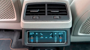 Ochronne szkło Pixsel na panel klimatyzacji tylnej AUDI E-TRON - 6.6“ 2018 - 2022